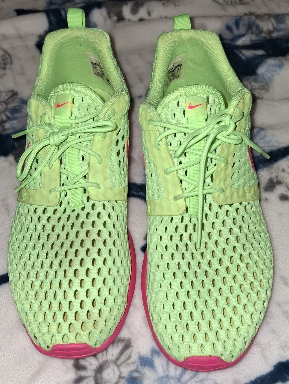 Nike Women’s Neon Green Mesh Sneakers with Pink Accents